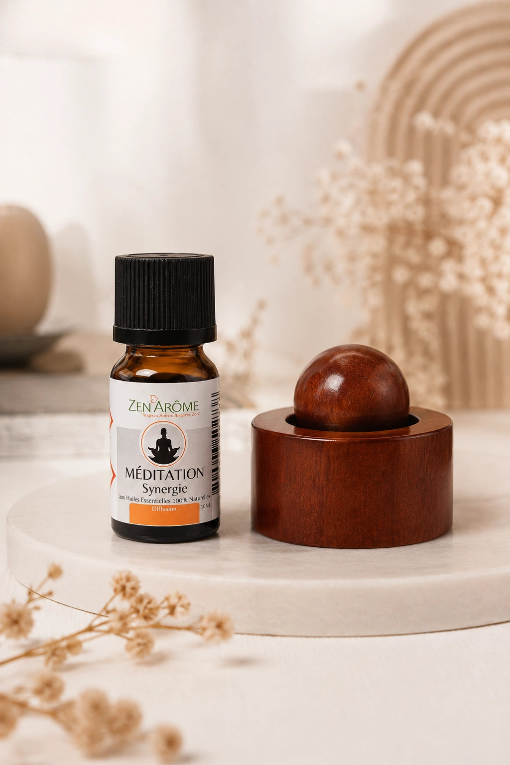 Synergie d’huiles essentielles Méditation Éclat Céleste avec diffuseur nomade en bois pour créer une atmosphère propice au rituel